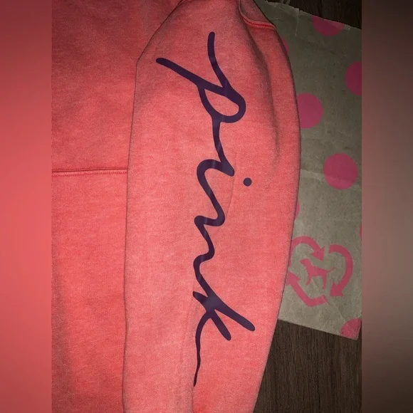 NWT VS PINK Size SMALL Varsity Campus Crew Sweatshirt. - Picture 4 of 7